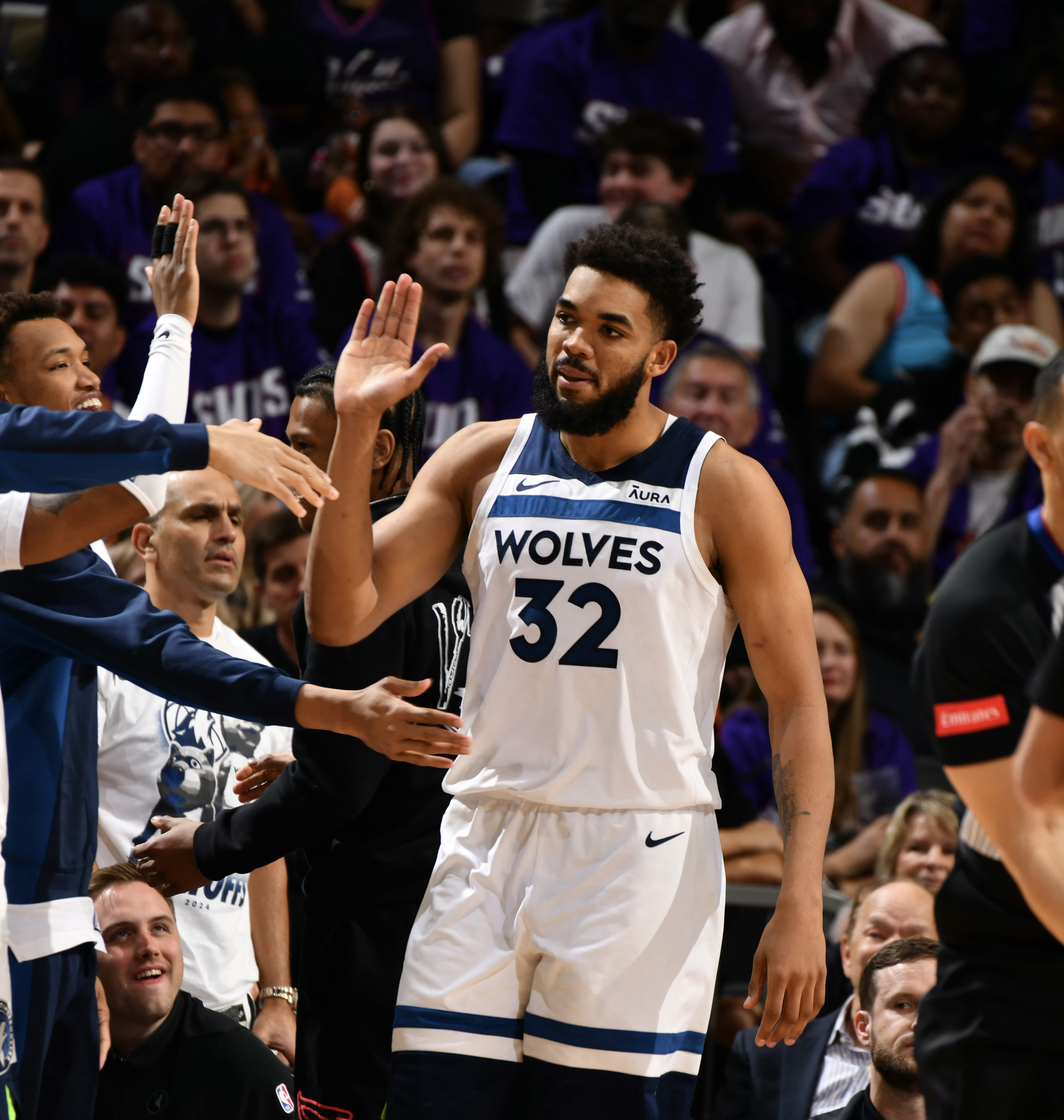 包含丹佛掘金训练开放日，今夜篮板制胜引欢呼，NBA季后赛在即，细节决定成败的词条-英雄联盟S15竞猜