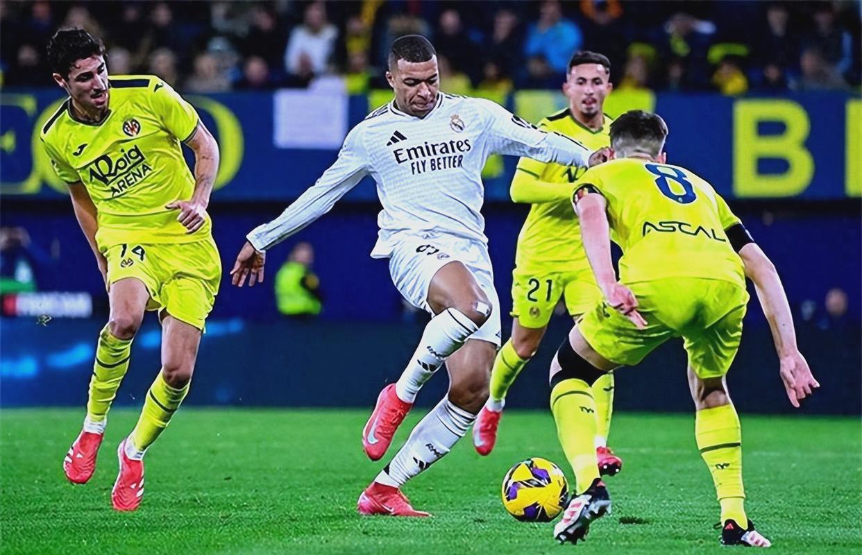 包含今晚英超焦点战，比利亚雷亚尔完成体检，态度坚定，数据趋势出现新变化的词条